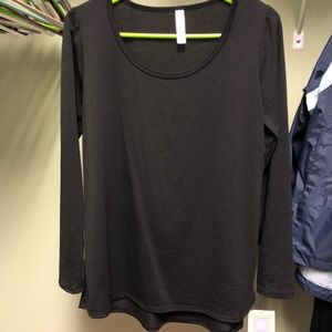 Lynnae (long sleeve tee)